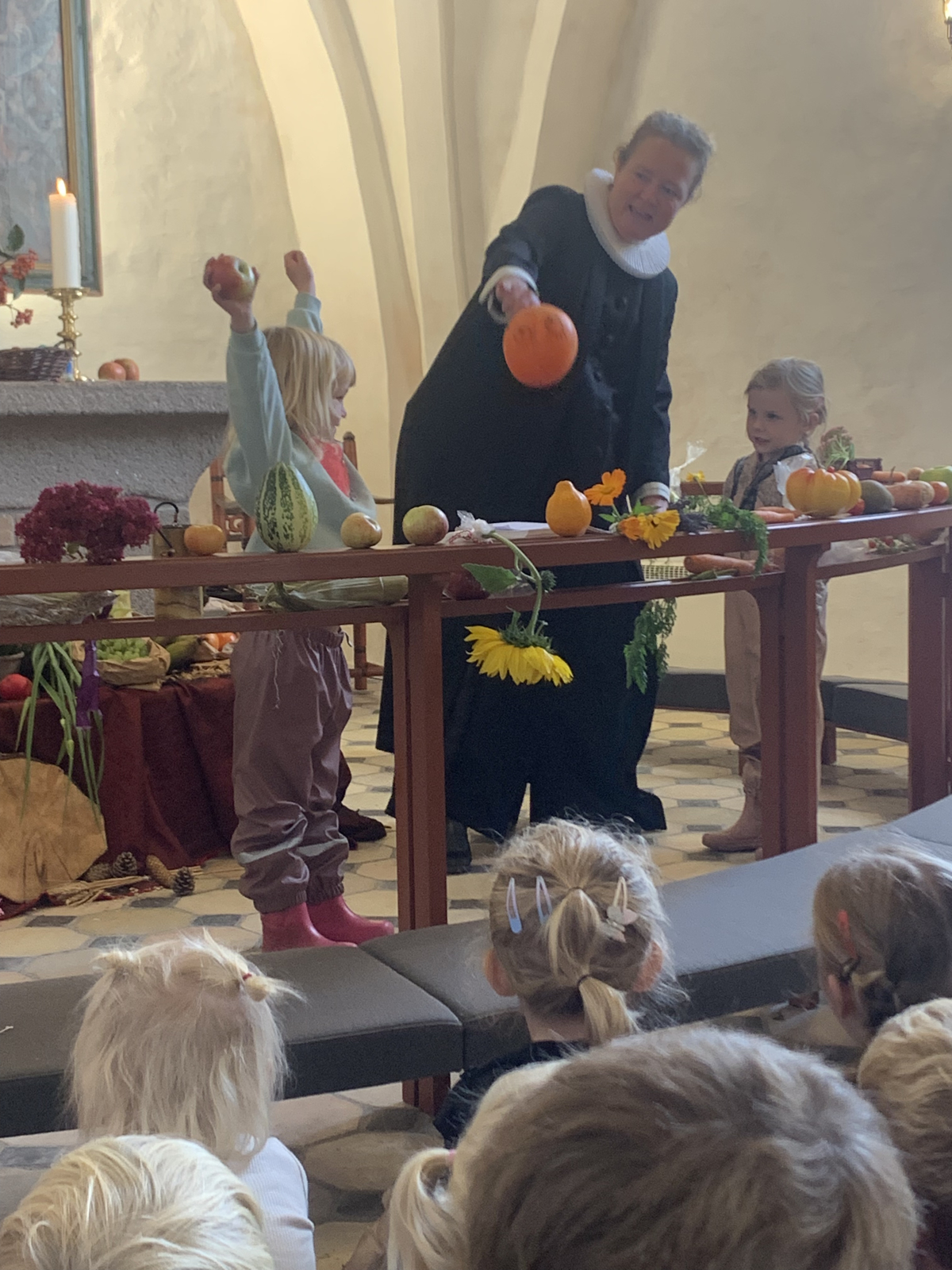 Høst gudstjeneste med børnehaven